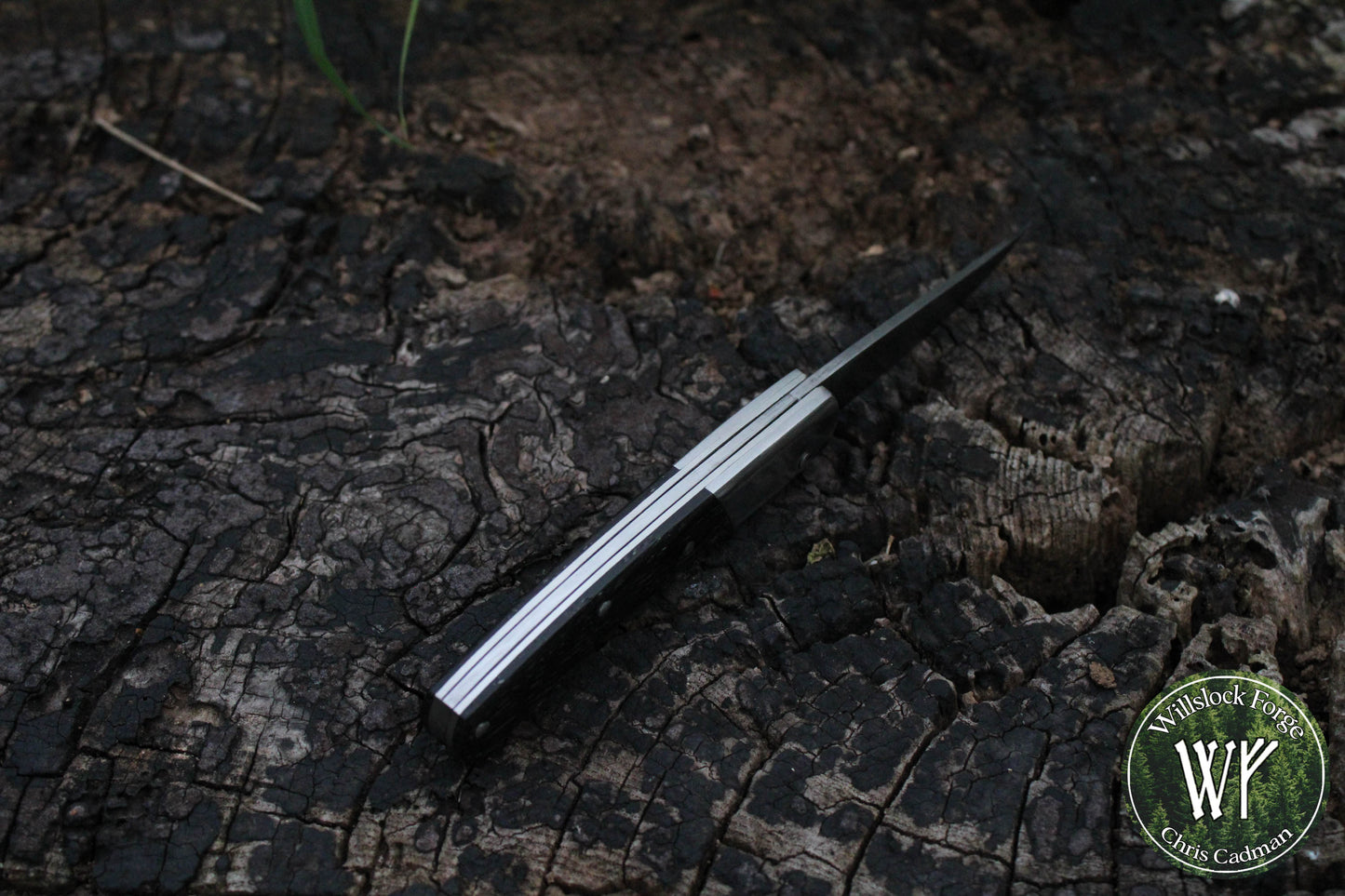 Hand-forged Pattern-welded Slipjoint / Damascus Go-Mai Blade with Ancient Bog Oak scales / UK Legal Carry