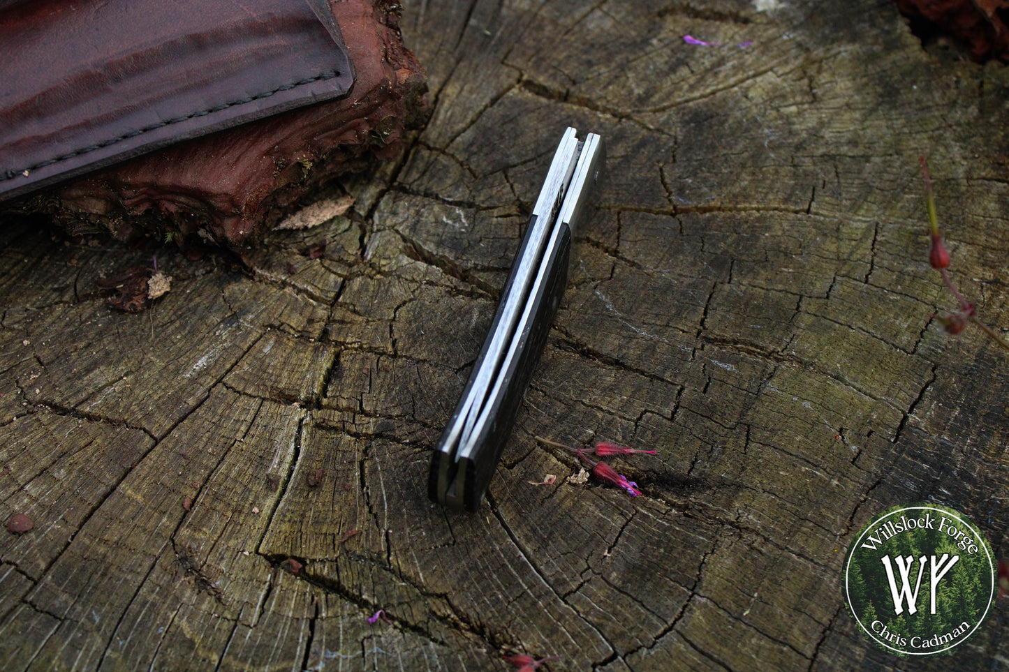 Hand-forged Pattern-welded Slipjoint / Damascus Go-Mai Blade with Ancient Bog Oak scales / UK Legal Carry