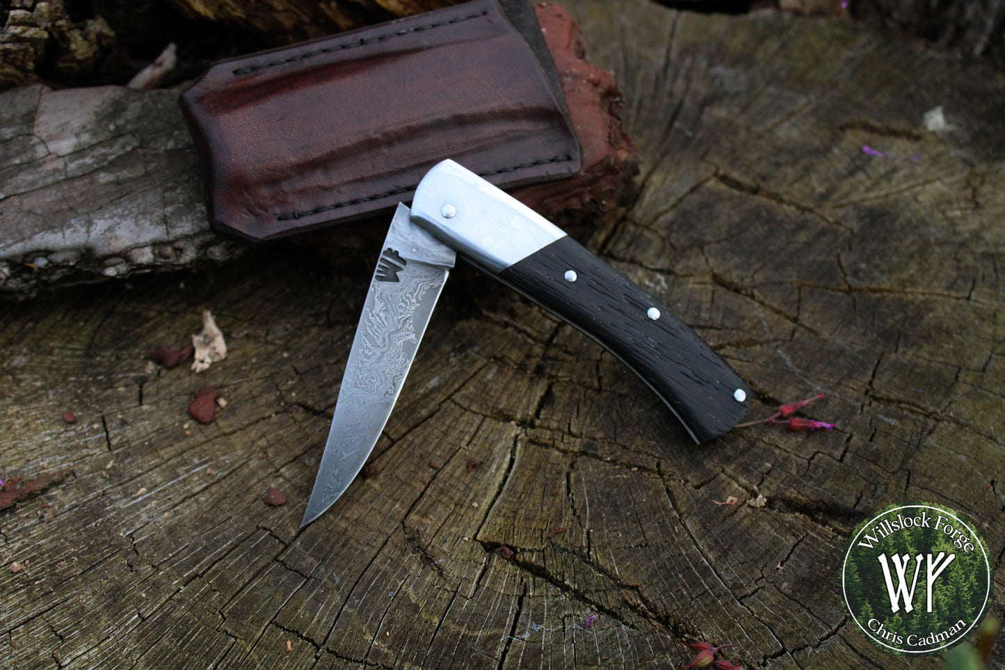 Hand-forged Pattern-welded Slipjoint / Damascus Go-Mai Blade with Ancient Bog Oak scales / UK Legal Carry