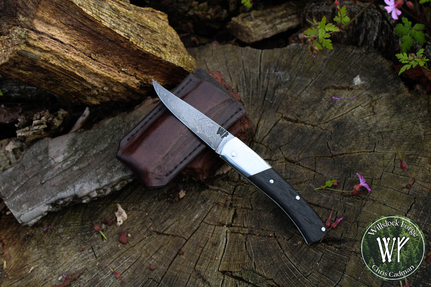 Hand-forged Pattern-welded Slipjoint / Damascus Go-Mai Blade with Ancient Bog Oak scales / UK Legal Carry