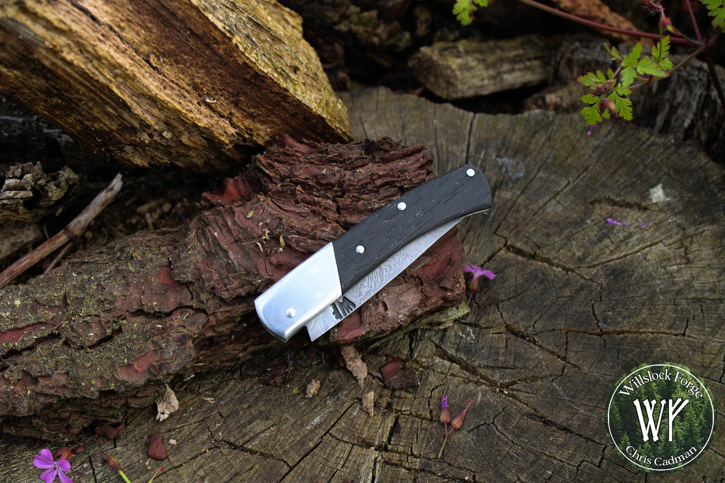 Hand-forged Pattern-welded Slipjoint / Damascus Go-Mai Blade with Ancient Bog Oak scales / UK Legal Carry