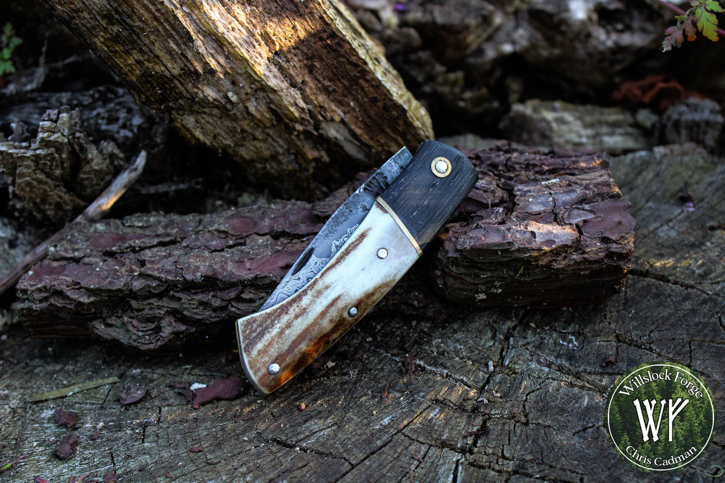 Hand-forged Folding Knife / Heavy duty slipjoint / Go-Mai Damascus Blade with Brass, Bog Oak and Reindeer Antler handle / Non-locking UK Legal CarryHandle / Non-locking UK Legal Carry