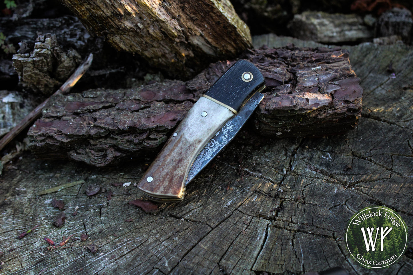 Hand-forged Folding Knife / Heavy duty slipjoint / Go-Mai Damascus Blade with Brass, Bog Oak and Reindeer Antler handle / Non-locking UK Legal CarryHandle / Non-locking UK Legal Carry