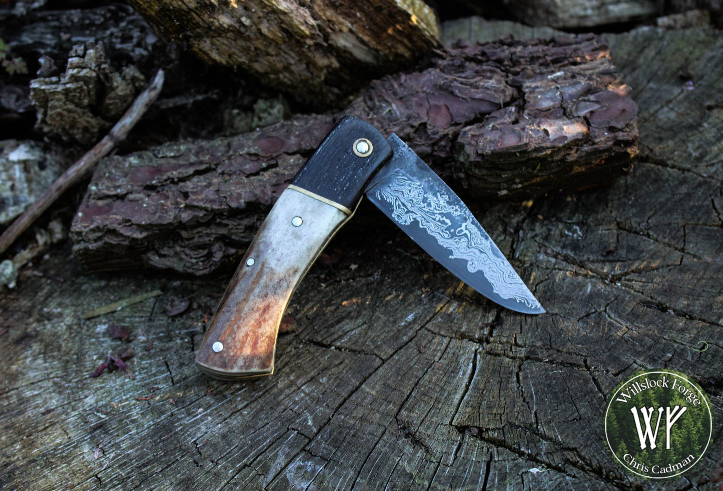 Hand-forged Folding Knife / Heavy duty slipjoint / Go-Mai Damascus Blade with Brass, Bog Oak and Reindeer Antler handle / Non-locking UK Legal CarryHandle / Non-locking UK Legal Carry