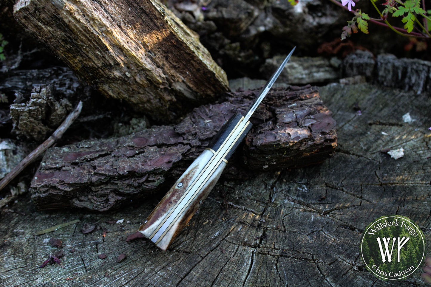 Hand-forged Folding Knife / Heavy duty slipjoint / Go-Mai Damascus Blade with Brass, Bog Oak and Reindeer Antler handle / Non-locking UK Legal CarryHandle / Non-locking UK Legal Carry