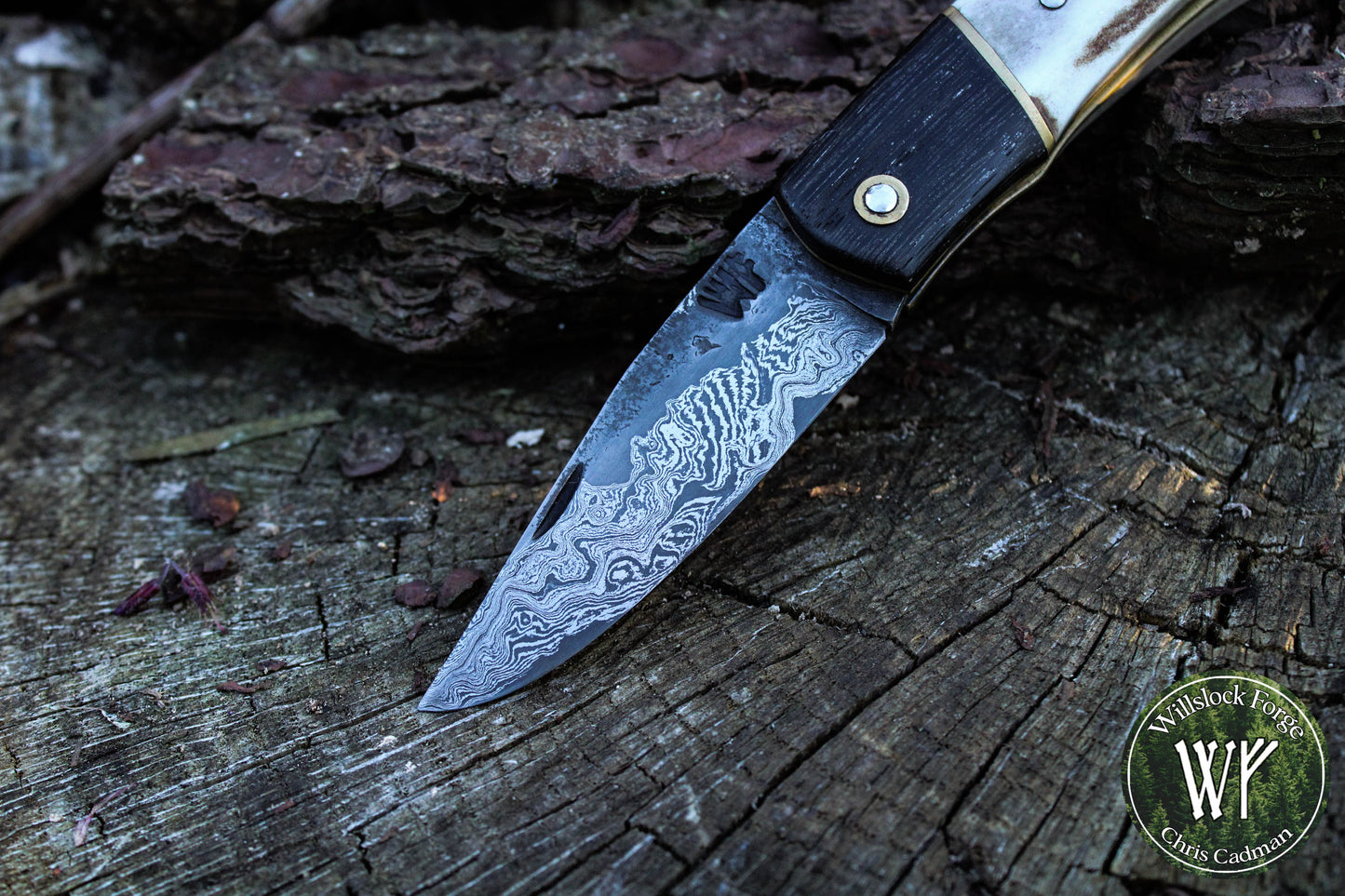 Hand-forged Folding Knife / Heavy duty slipjoint / Go-Mai Damascus Blade with Brass, Bog Oak and Reindeer Antler handle / Non-locking UK Legal CarryHandle / Non-locking UK Legal Carry